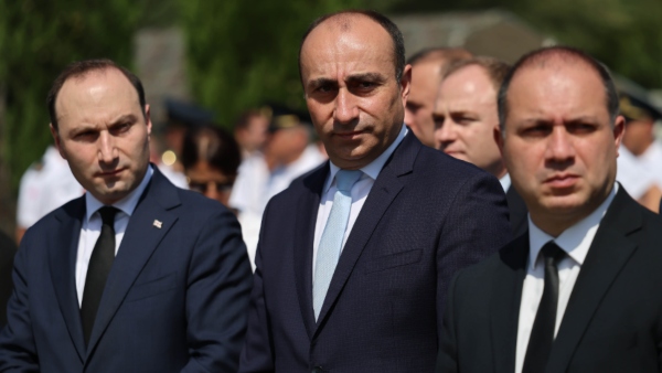 გეკა გელაძემ მუხათგვერდის ძმათა სასაფლაოზე 2008 წლის ომის გმირების ხსოვნას პატივი მიაგო