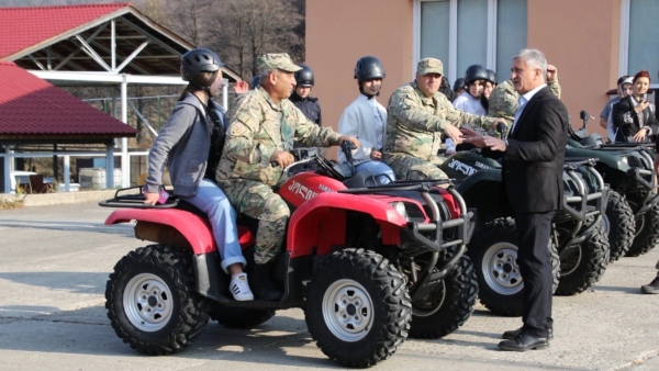 შს სამინისტროს სტრატეგიული მილსადენების დაცვის დეპარტამენტის ციხისჯვრის ბაზას სკოლის მოსწავლეები ესტუმრნენ