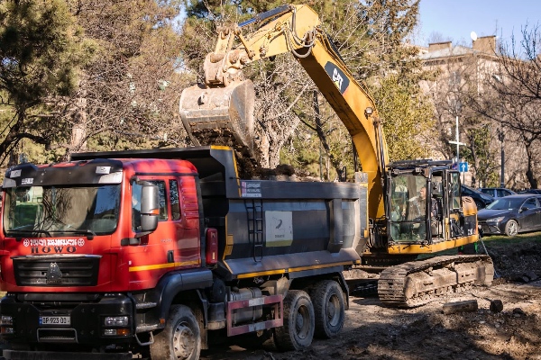 სამგორის რაიონში, ძმები ოცხელების ქუჩაზე რეკრეაციული სივრცე ეწყობა