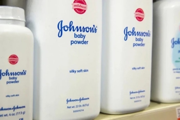Johnson & Johnson-ის პუდრას საკვერცხის კიბოსთან აკავშირებენ - კომპანია მილიარდობით დოლარის გადახდაზე დათანხმდა
