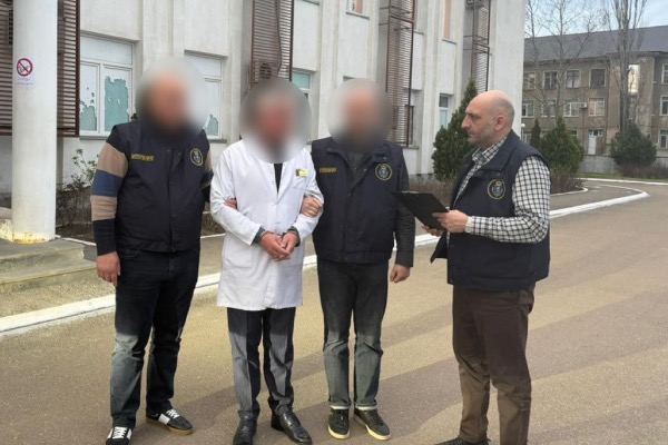 ქრთამის მოთხოვნისა და აღების ფაქტზე „გიორგი აბრამიშვილის სახელობის თავდაცვის სამინისტროს სამხედრო ჰოსპიტლის“ ქუთაისის სამედიცინო ცენტრის განყოფილების უფროსი დააკავეს