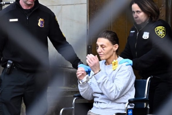 ქართველმა ადვოკატმა ქალმა ამერიკაში პასტორი და მისი მეუღლე გაიტანა