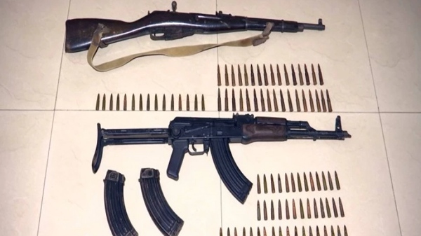 პოლიციამ თბილისსა და რეგიონებში უკანონო ცეცხლსასროლი იარაღები და საბრძოლო მასალა ამოიღო