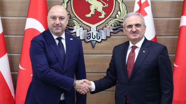 შინაგან საქმეთა მინისტრის პირველი მოადგილე რონი მესხი თურქ კოლეგას შეხვდა