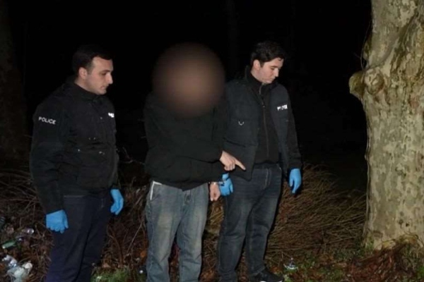 სარეალიზაციოდ დაფასოებული 36 შეკვრა ნარკოტიკის ამოღების ფაქტზე სამეგრელოს პოლიციამ ერთი პირი დააკავა