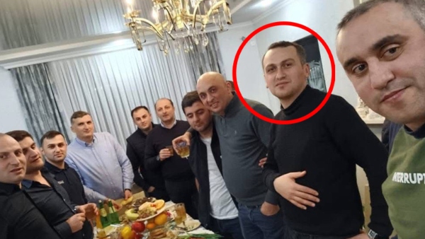 ექსკლუზივი: ვინ არის პოლიციელი, რომელიც ყაჩაღობის ბრალდებით დააკავეს