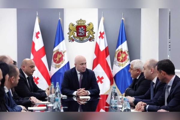 სულხან თამაზაშვილმა 112-ის თანამშრომლებს ახალი ხელმძღვანელი წარუდგინა