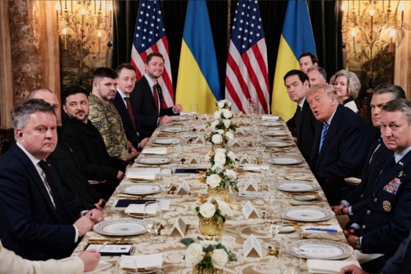 მარ-ა-ლაგოს რეზიდენციაში აშშ-ისა და უკრაინის დელეგაციებს შორის დახურულ ფორმატში შეხვედრა დაიწყო