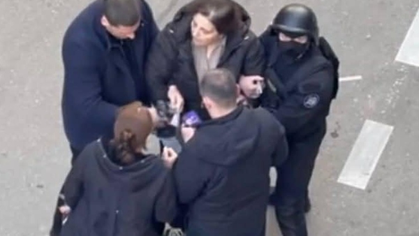 „ქრონიკა პლუსის“ დამფუძნებელი ელისო კილაძე დაკავებულია - ცნობილია, რას ედავებიან ჟურნალისტს