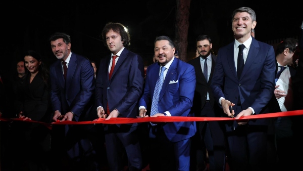 ირაკლი კობახიძემ „ფერარი თბილისის“ პირველი ოფიციალური შოურუმის გახსნის ცერემონიაში მიიღო მონაწილეობა