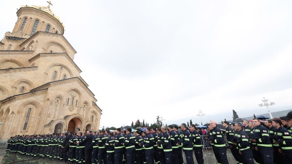 მეხანძრე-მაშველებმა ილია მეორის ხსოვნას პატივი მიაგეს