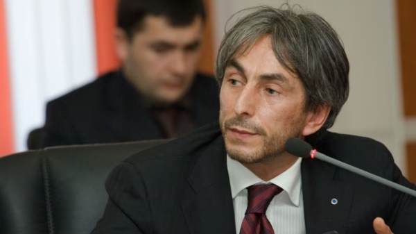 ვალები, ნარკოტიკები და ეპსტინის ფაილები - ჩეჩენი ოლიგარქისა და რუსეთის სენატორის თვითმკვლელობა